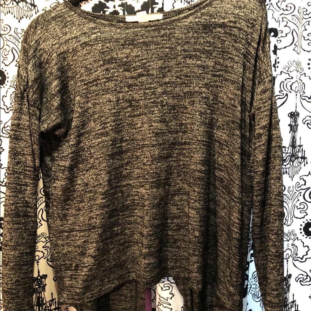 Split Back top! - Picture 2 of 7
